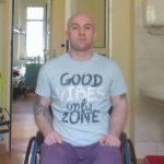 Patryk na wózku inwalidzkim